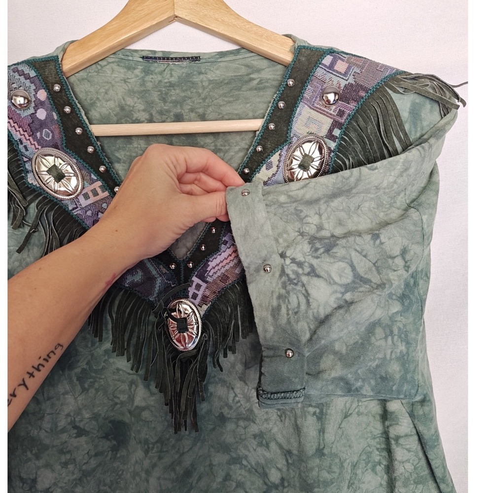 Western Fringe Embellished V Neck Shirt Green Tie Die Tee Conch Silver L XL Art - Picture 7 of 10